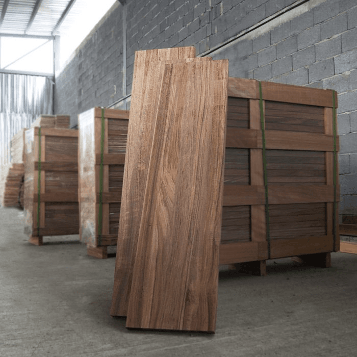 საფეხური ECOWOOD GHEOMBI 38x300x1000 მმ ბუნებრივი ხისფერი