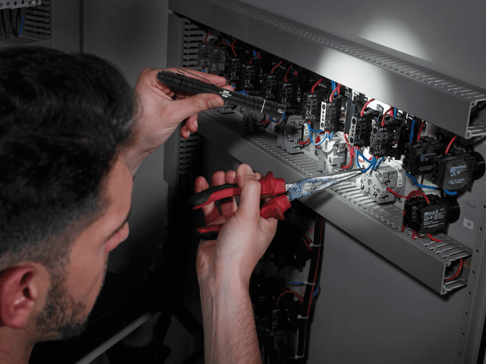 ფარანი პროფესიონალური Brennenstuhl Torch LED LuxPremium TL 210 F 180 lm