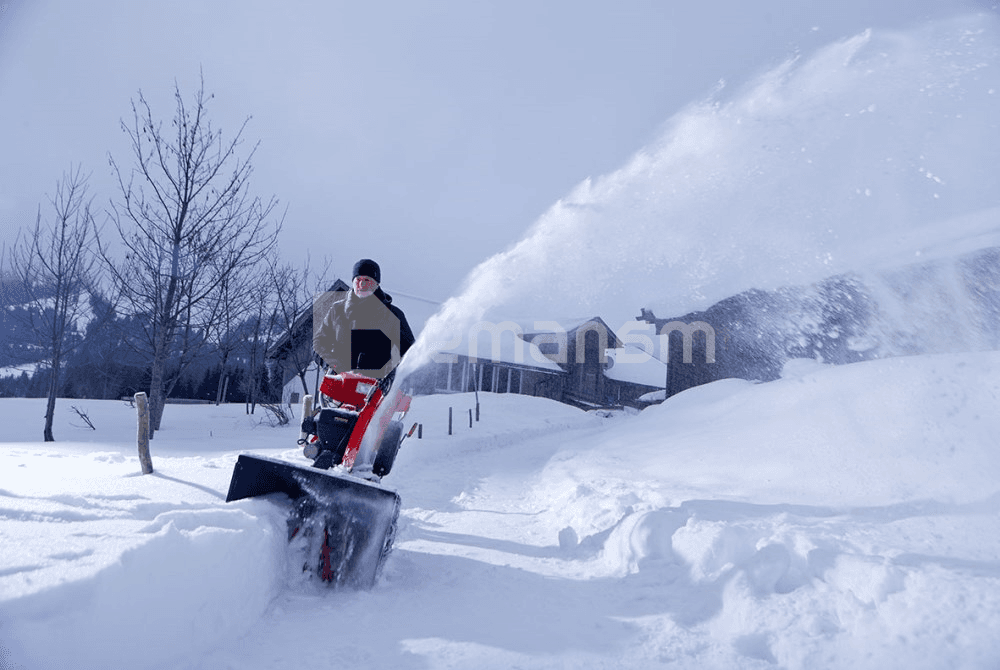თოვლის საწმენდი მანქანა SnowLine 700 E 8100W