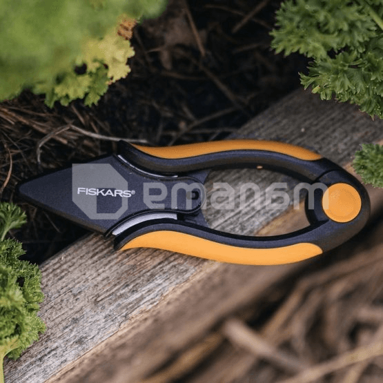 მაკრატელი ბალახის Fiskars SP-220