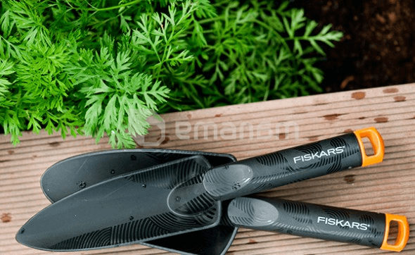 ნიჩაბი ბაღის FISKARS 137010