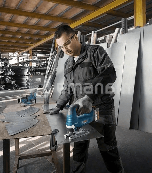 აკუმულატორის ბეწვა ხერხი Bosch GST 185-LI 18V